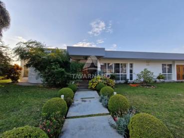 Casa de 990m² para Alugar, 4 quartos - Ponta Grossa - Ref. 536727-5