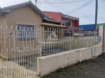 Casa de 250m² para Alugar, 2 quartos - Ponta Grossa - Ref. 547920-5