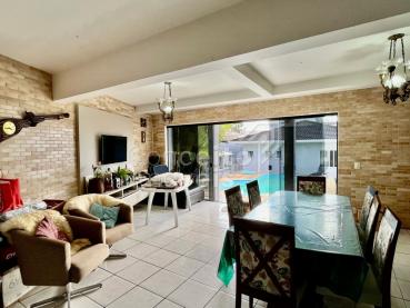 Casa de 196m² à Venda, 3 quartos - Ponta Grossa - Ref. 512023-4