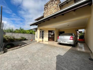 Casa de 218m² à Venda, 3 quartos - Joinville - Ref. 513724-4