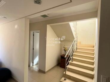 Sobrado à Venda em Joinville, 515351-4