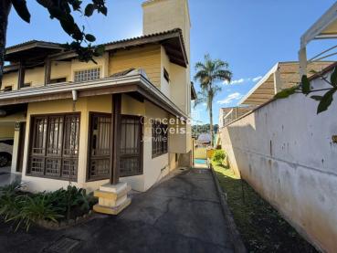 Sobrado de 204m² para Alugar, 4 quartos - Joinville - Ref. 516030-5