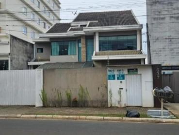 Casa de 550m² para Alugar, 4 quartos - Ponta Grossa - Ref. 526390-5