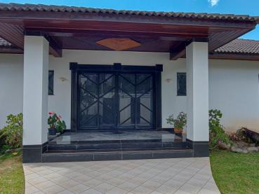 Casa de 1.500m² para Alugar, 4 quartos - Ponta Grossa - Ref. 496795-5