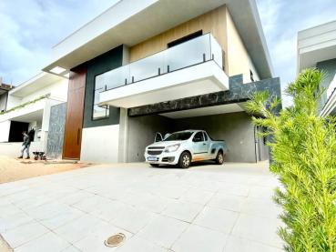 Casa de 350m² à Venda, 4 quartos - Ponta Grossa - Ref. 534389-4