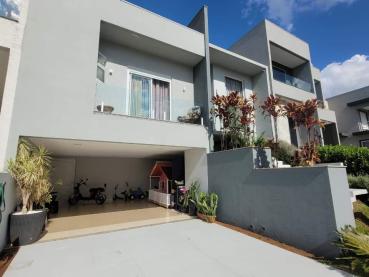 Casa de 300m² à Venda, 3 quartos - Ponta Grossa - Ref. 537865-4