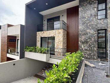 Casa de 254m² à Venda, 3 quartos - Ponta Grossa - Ref. 547974-4