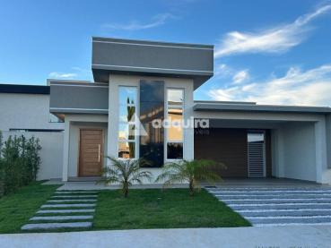 Casa de 300m² à Venda, 4 quartos - Ponta Grossa - Ref. 518895-4