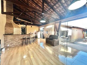 Casa de 257m² à Venda, 3 quartos - Ponta Grossa - Ref. 532404-4