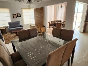 Casa de 311m² para Alugar, 4 quartos - Ponta Grossa - Ref. 535044-5